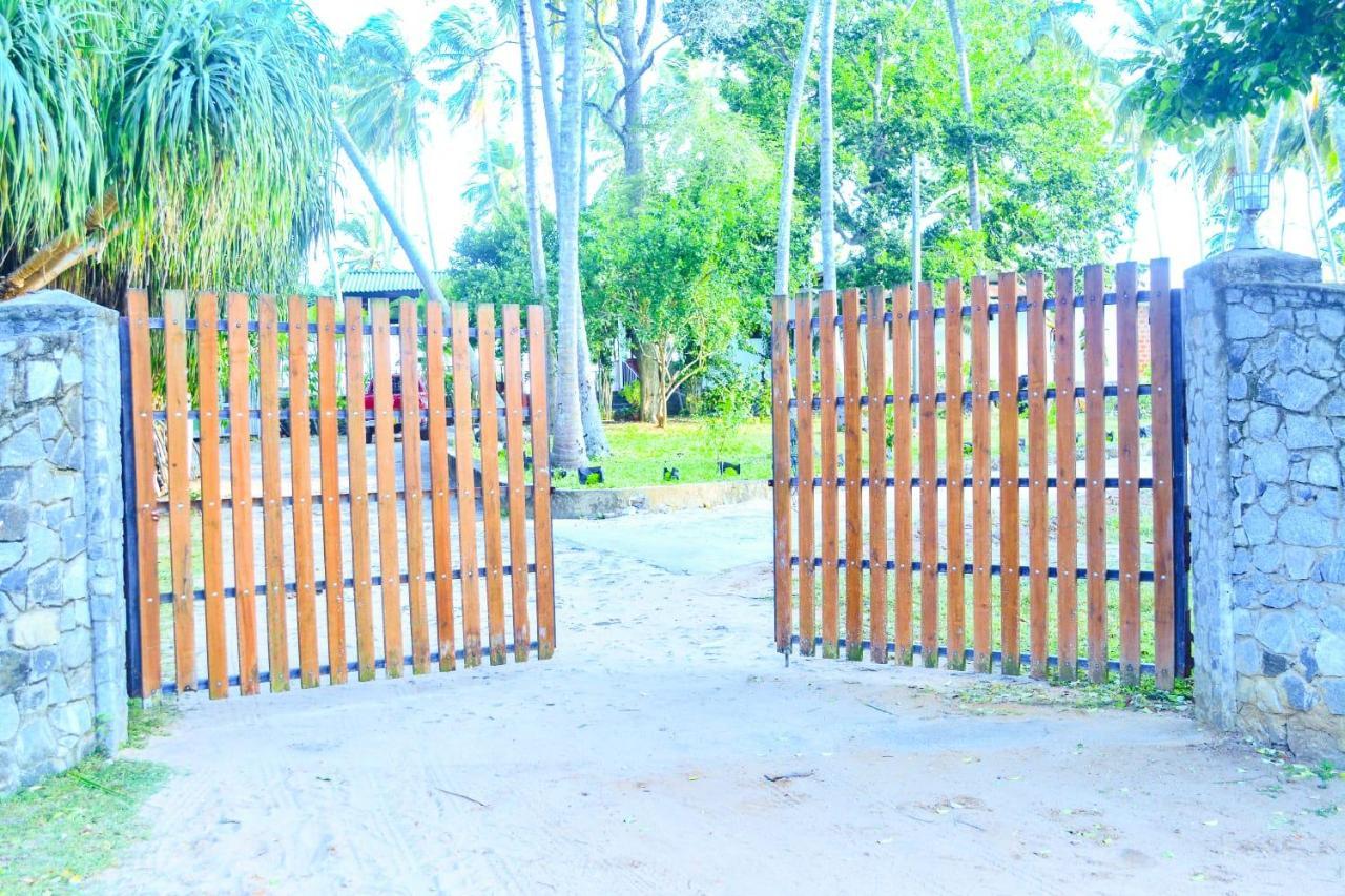 Helios Beach Resort Tangalle Eksteriør bilde
