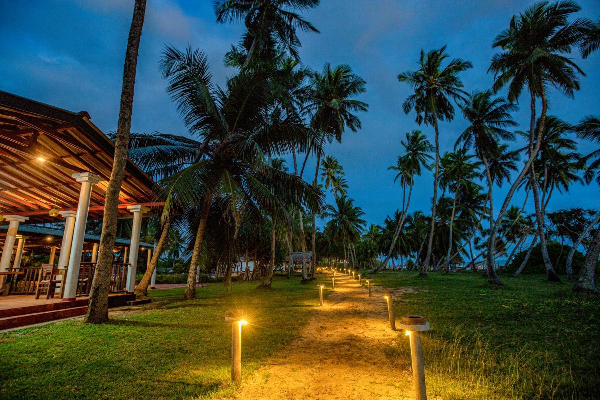 Helios Beach Resort Tangalle Eksteriør bilde