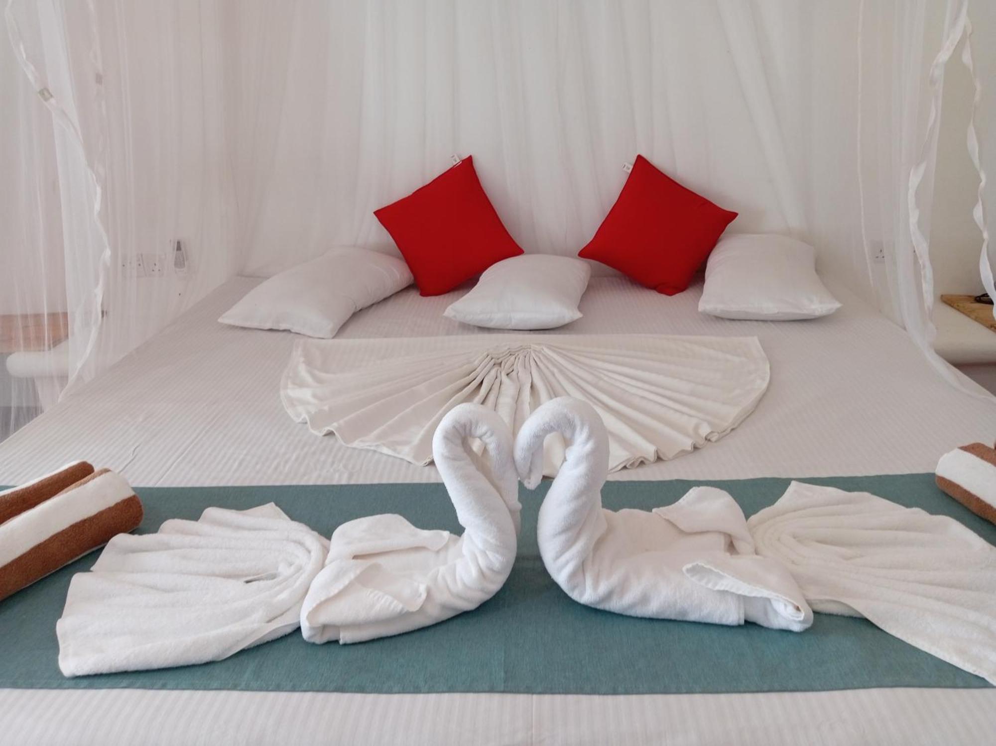 Helios Beach Resort Tangalle Eksteriør bilde